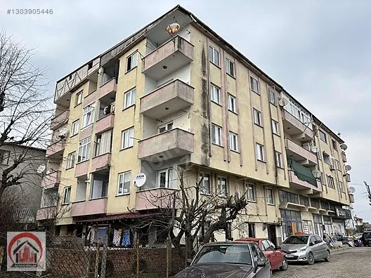 AKYAZI EMLAK'TAN CADDE ÜZERİ UYGUN RAKAMLI SATILIK 2+1 DAİRE